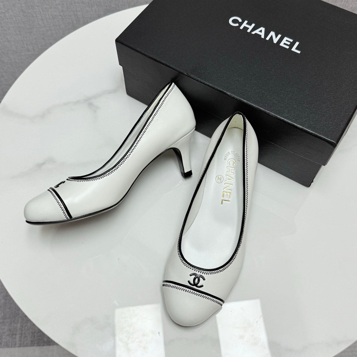 CC 25 Pumps 50mm White Black Sheepskin 368794