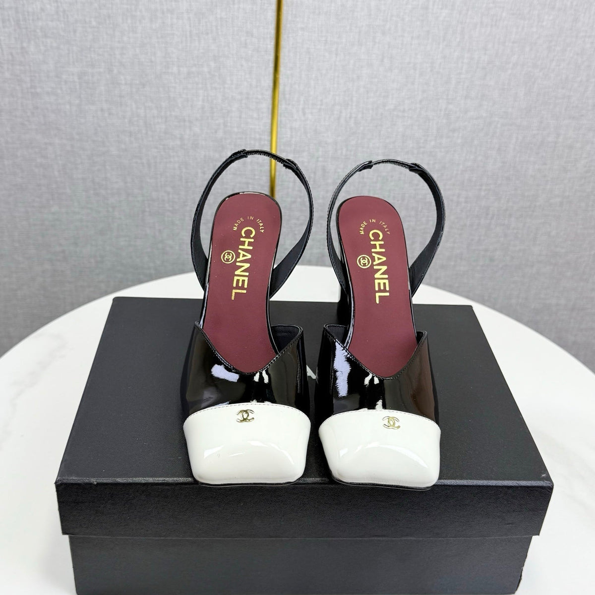 CC 25FW Square Toe Slingback Black White Patent Leather 541133