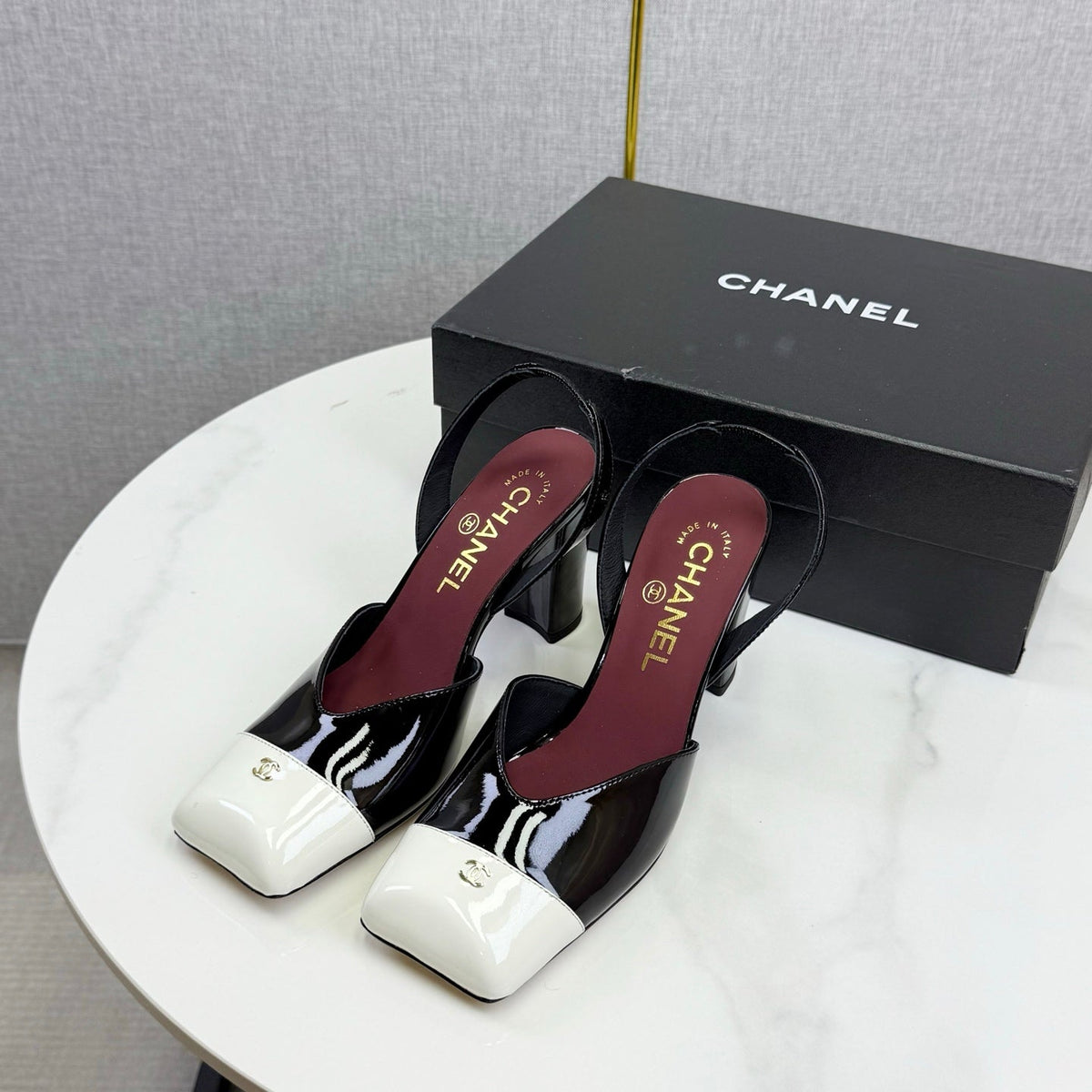 CC 25FW Square Toe Slingback Black White Patent Leather 541133