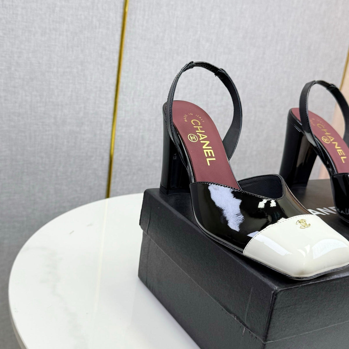 CC 25FW Square Toe Slingback Black White Patent Leather 541133