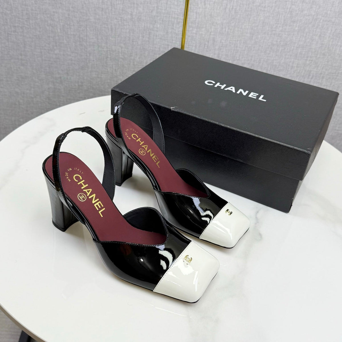 CC 25FW Square Toe Slingback Black White Patent Leather 541133