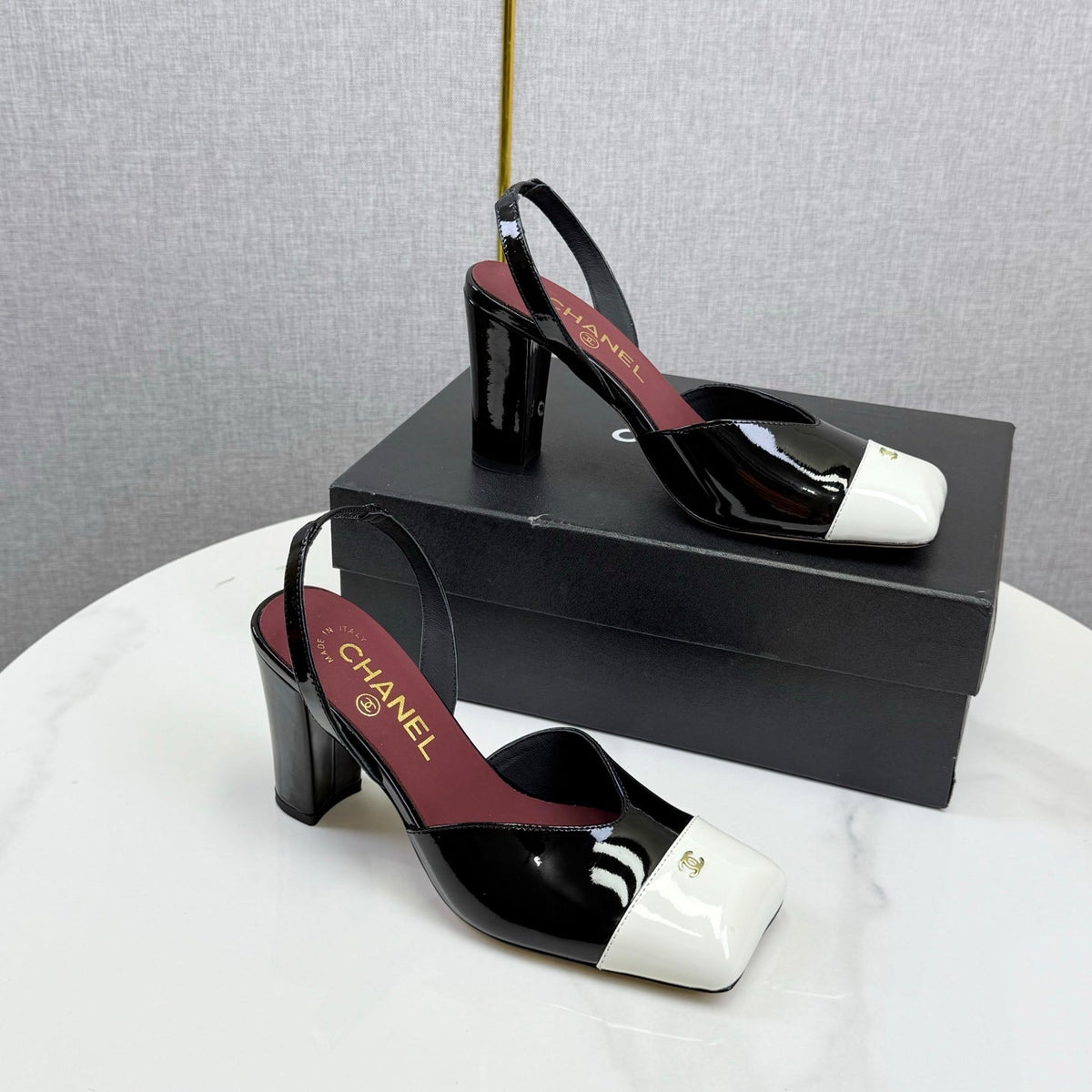 CC 25FW Square Toe Slingback Black White Patent Leather 541133