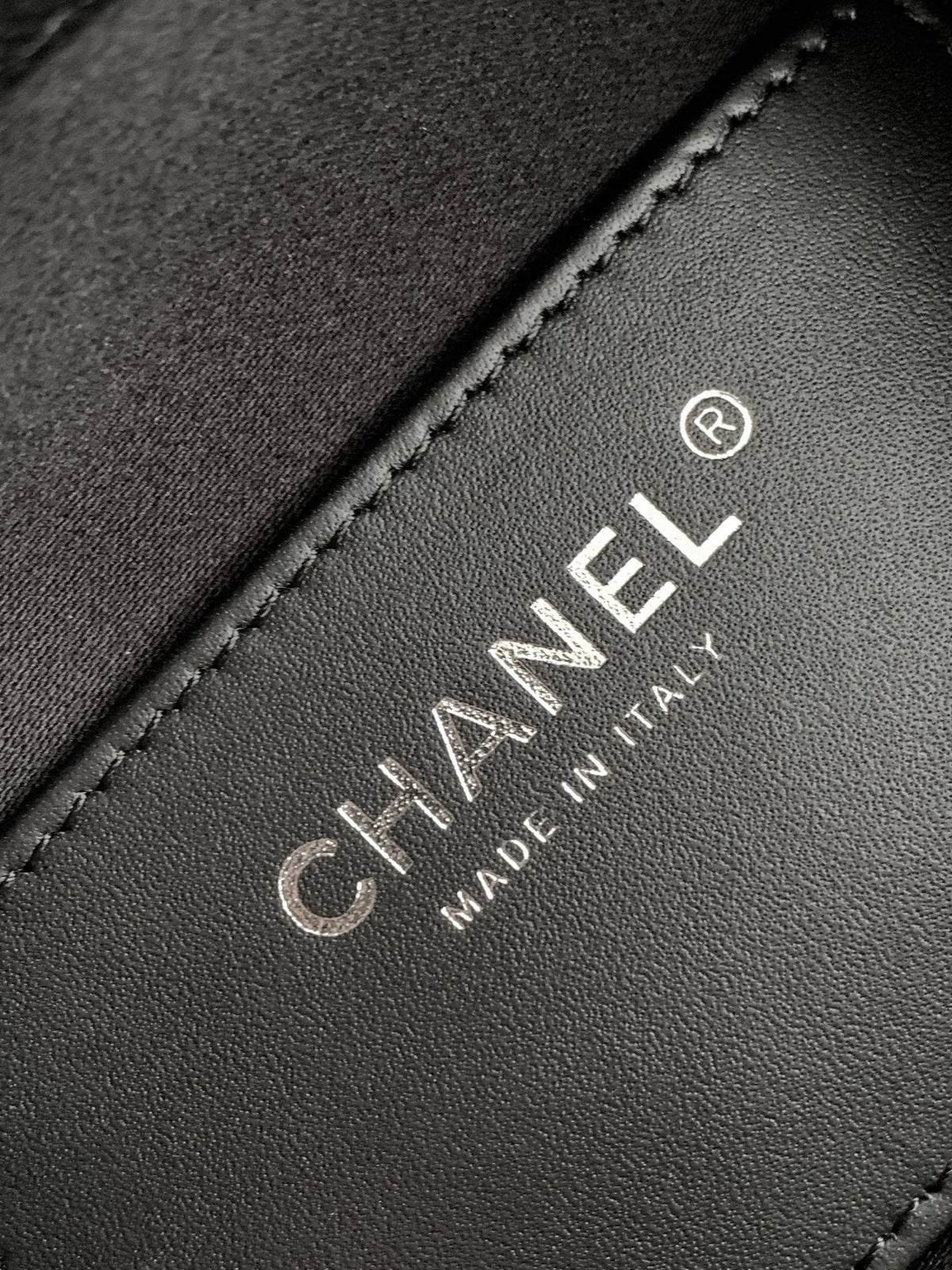 Chanel 25S Hobo Bag 22 in Black Caviar Leather