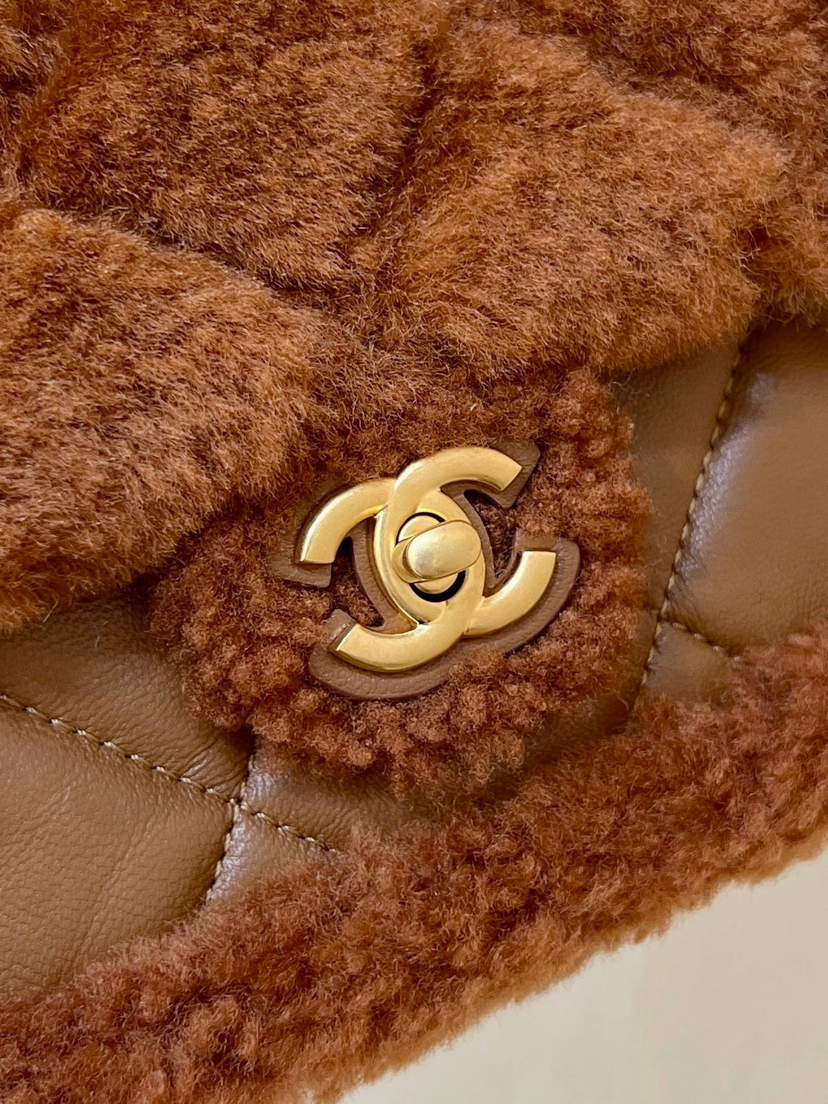 CC  24K Teddy Bear CF 18 cm Brown Lambskin & Fur Light GHW