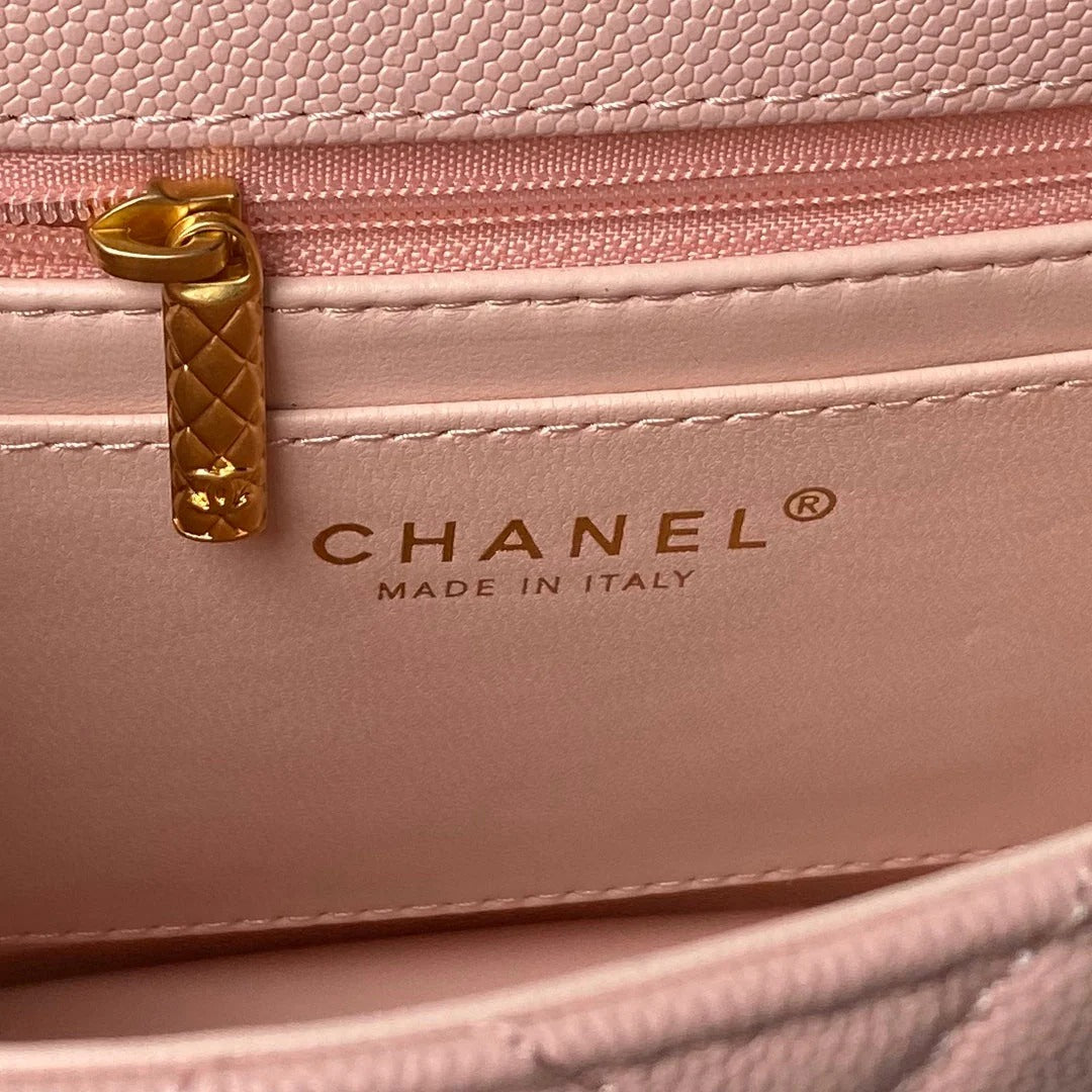 CC  25S FLAP BAG 21 CM IN LIGHT PINK GRAINED LAMBSKIN WITH TOP HANDLE